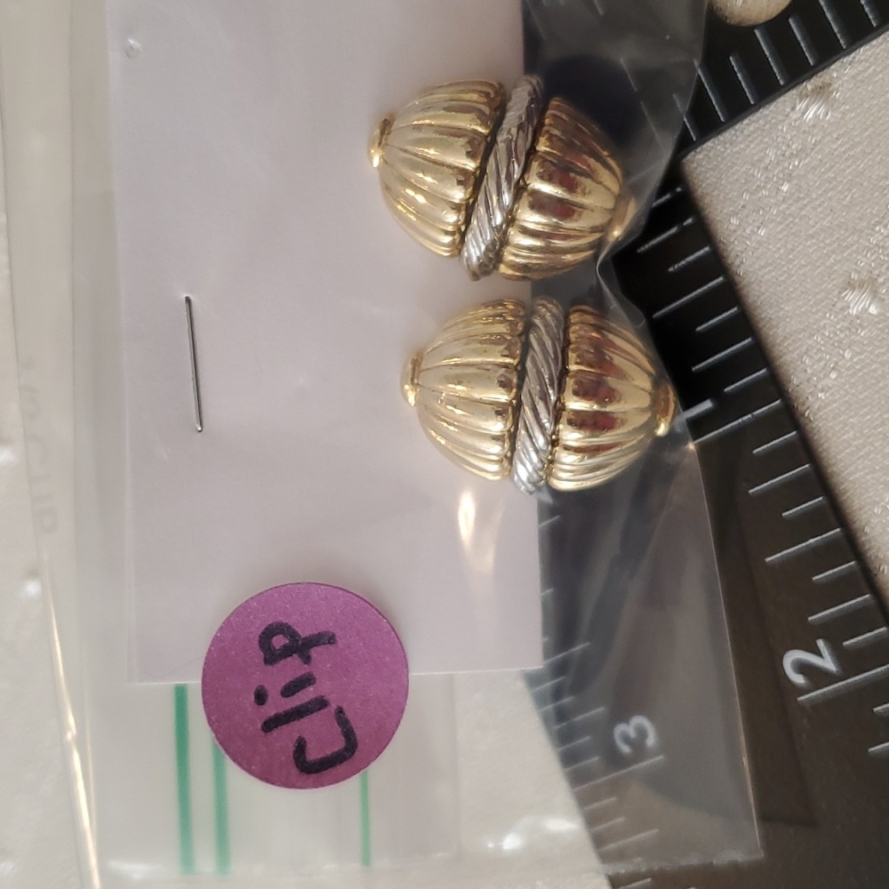 Vintage TwoTone ClipOn Oval Acorn